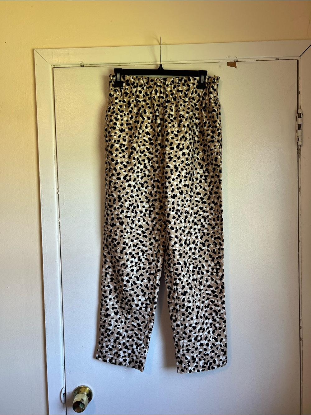 Ann Taylor Beige Black Straight Leg Animal Print Pull On Pants Pockets Sz Small